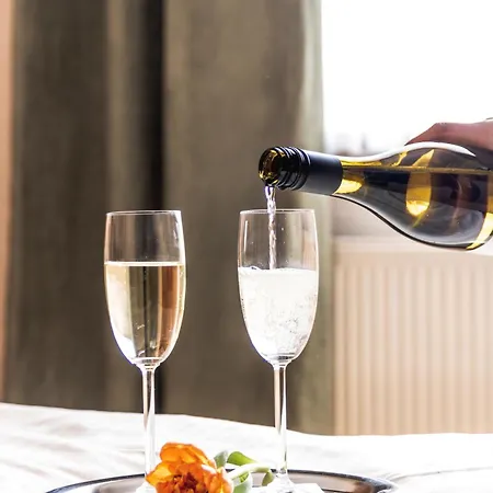 ゲストハウス Wuermtalhof & Wirtshaus 3*